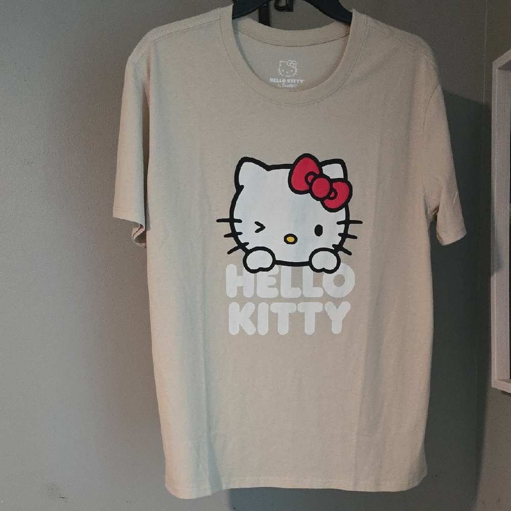 Hello Kitty Graphic Short Sleeve Tee Size Medium
